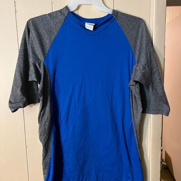 Majestic TShirt with pocket - Picture 1 of 4